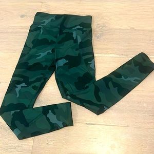 Green camo Old Navy leggings